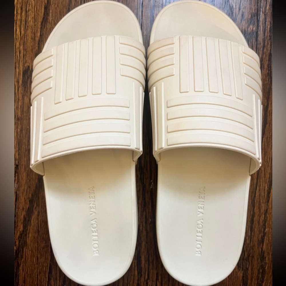 Bottega Veneta Slide Sandals Size 7
